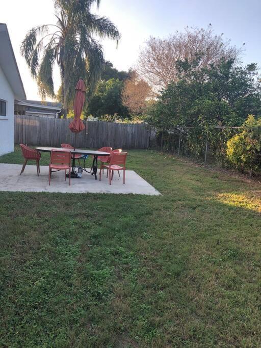 Delightful 3 Bdrm Home, Mins To Clearwater Beach Eksteriør bilde